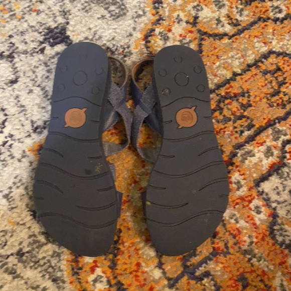 Born blue leather and fabric strapped sandals - Picture 3 of 4